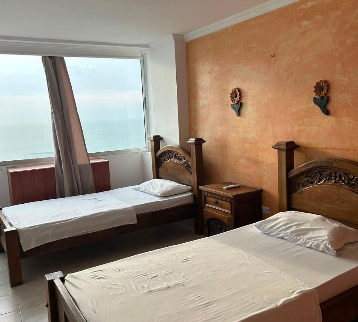 Comfortable With Spectacular Ocean Views